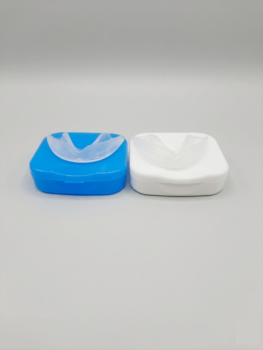 WTF approved taekwondo martial arts sparring mouth guard and case